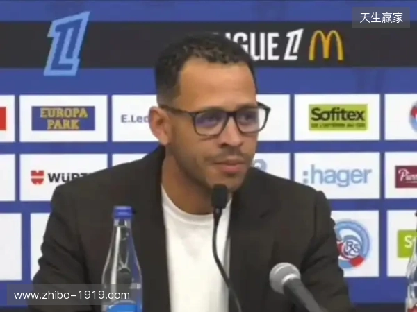 有风度，罗塞尼尔在切尔西首场发布会前与在场所有记者一一握手